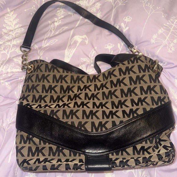 Michael Kors Signature ”Chained Jamesport”Black/Tan  jacquard canvas/Leather Bag - Picture 3 of 16